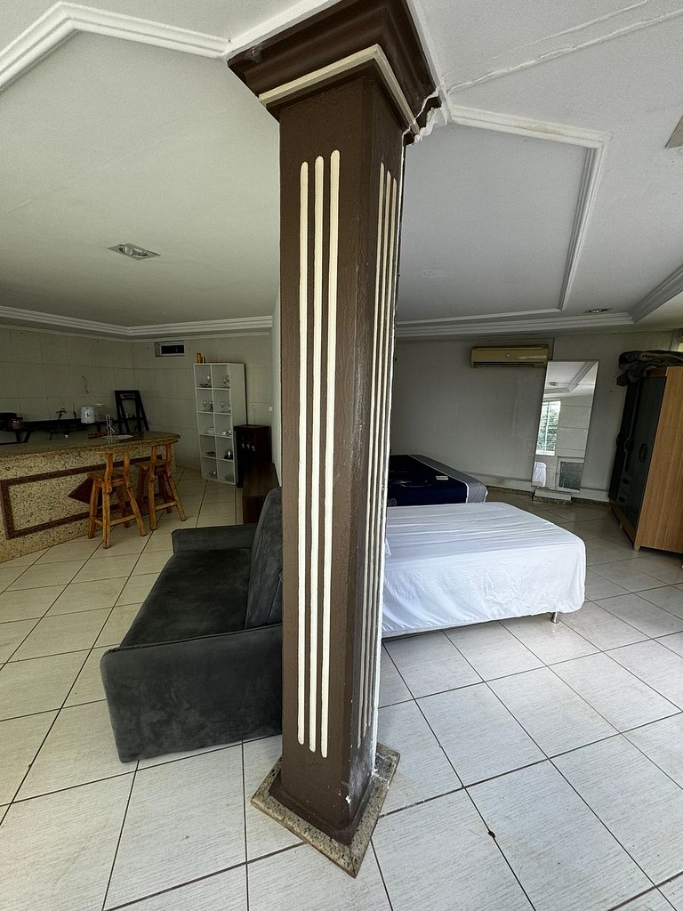 Apto exclusivo e individualizado com cozinha e banho privati
