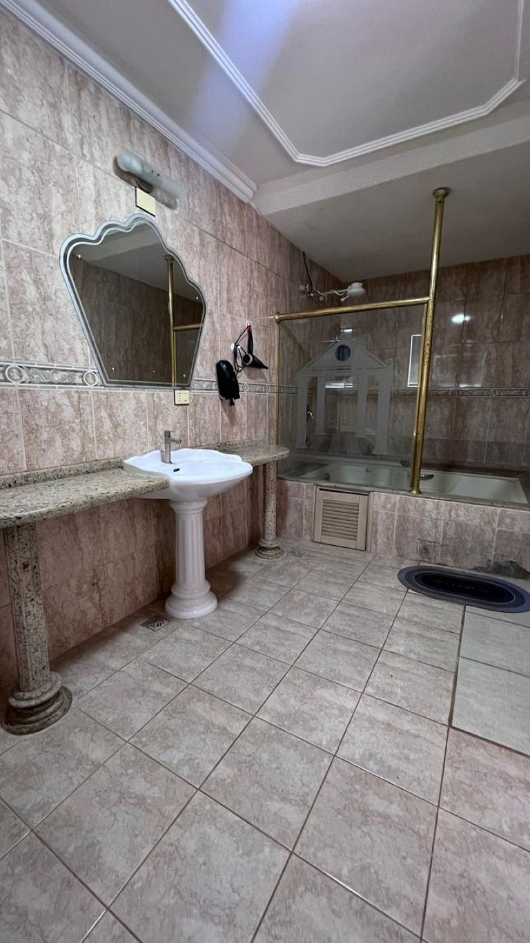 Apto exclusivo com banheiro